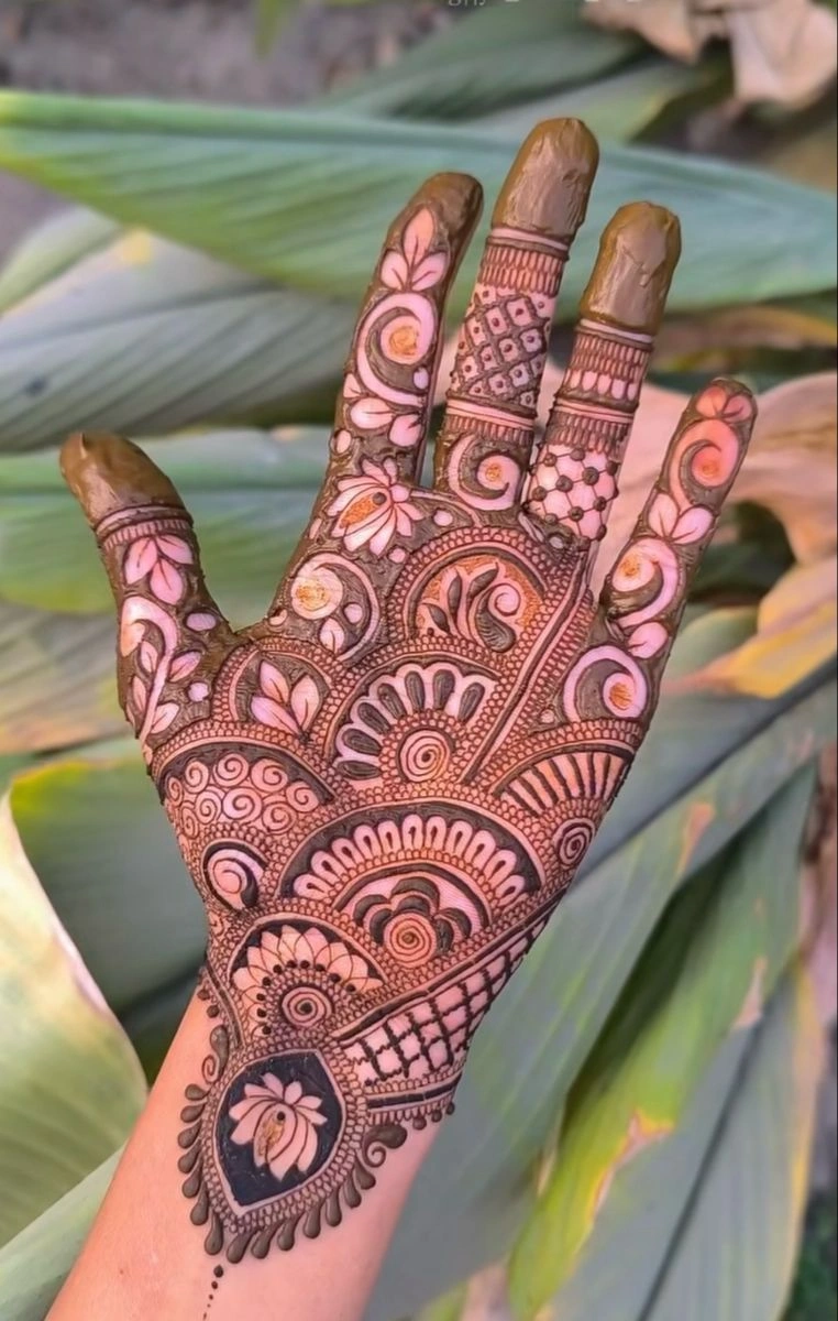 Front Hand Simple Mehndi Design