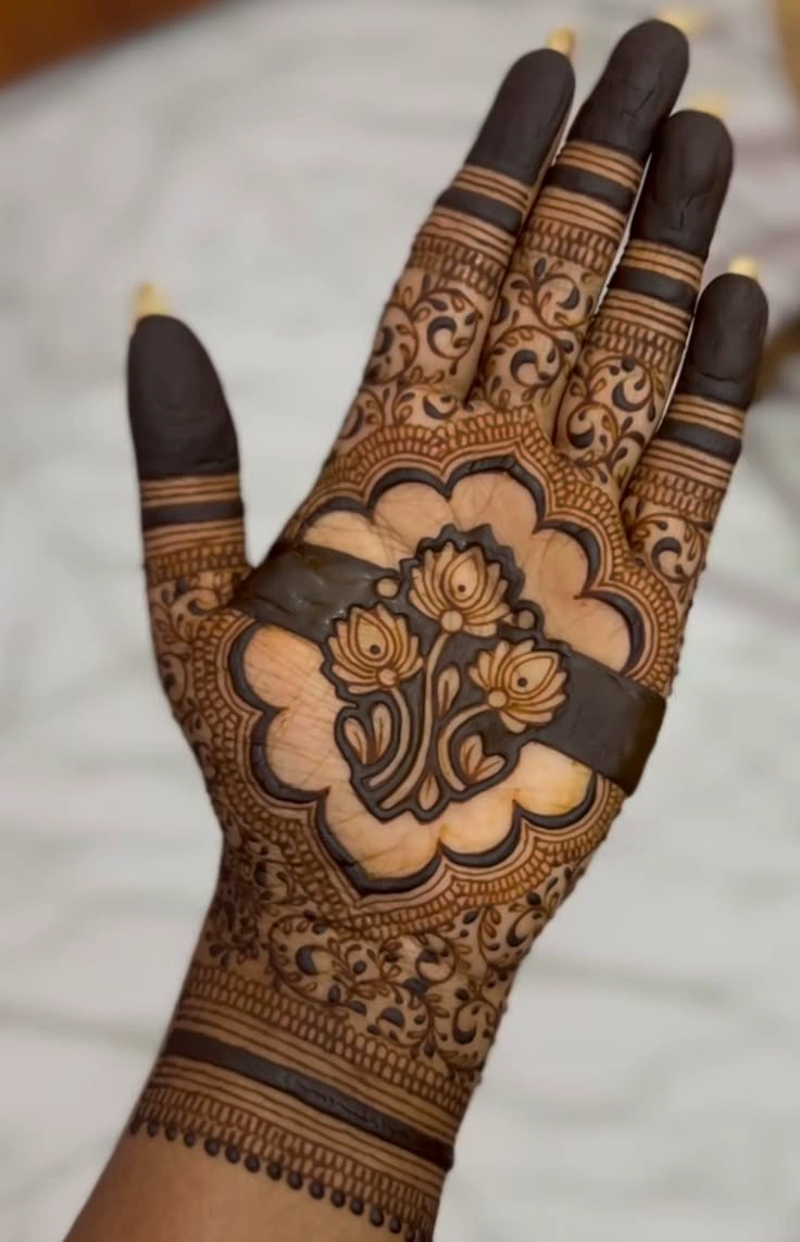 Front Hand Simple Mehndi Design