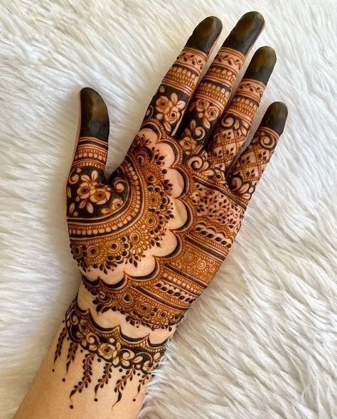 Front Hand Simple Mehndi Design