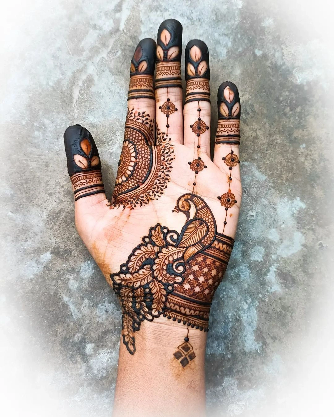 Front Hand Simple Mehndi Design