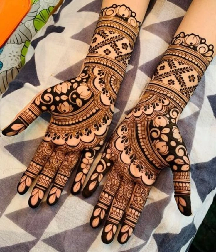 Instagram Stylish Royal Front Hand Mehndi Design