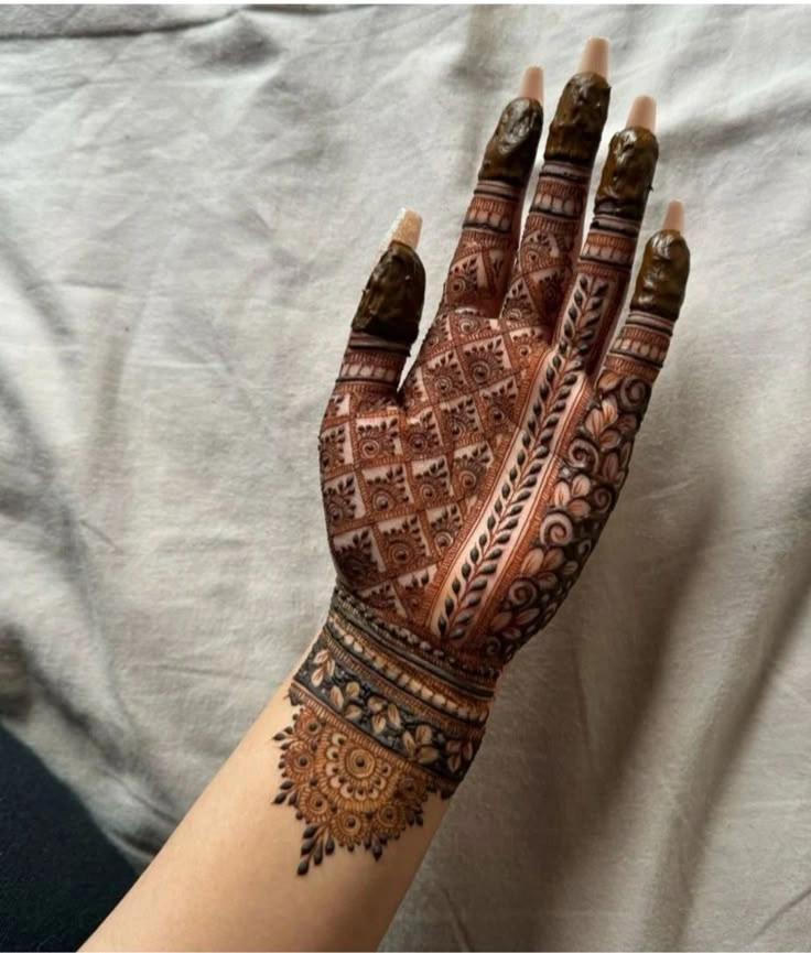 Instagram Instagram Stylish Royal Front Hand Mehndi Design