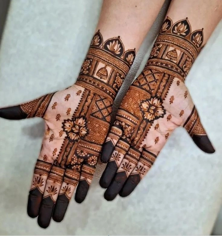 Front Hand Simple Mehndi Design
