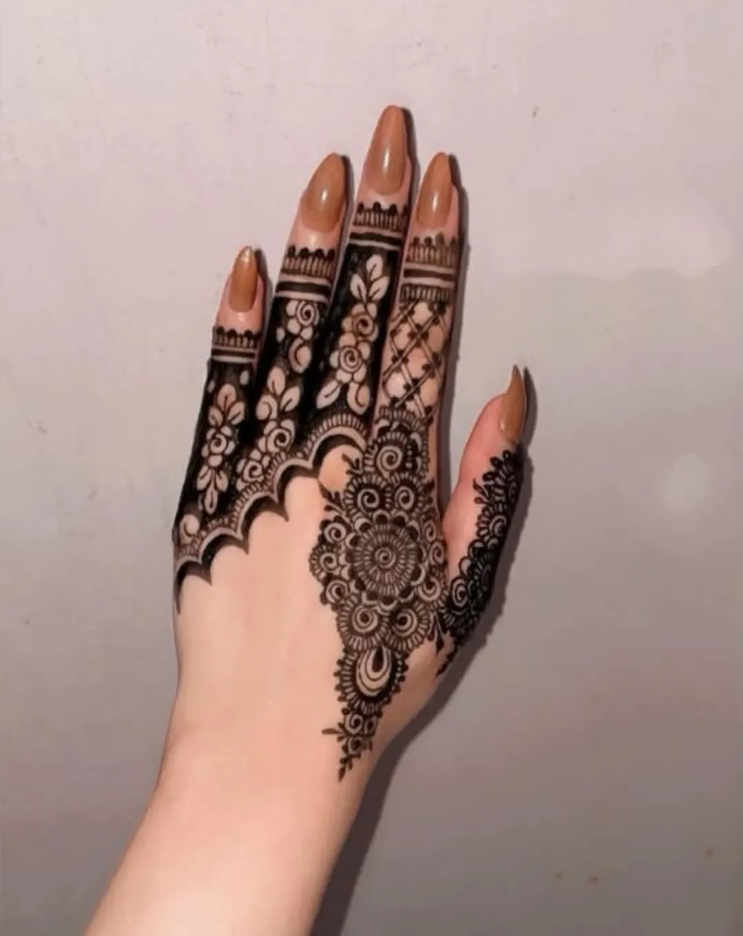 Party Stylish Kashees Mehndi Design