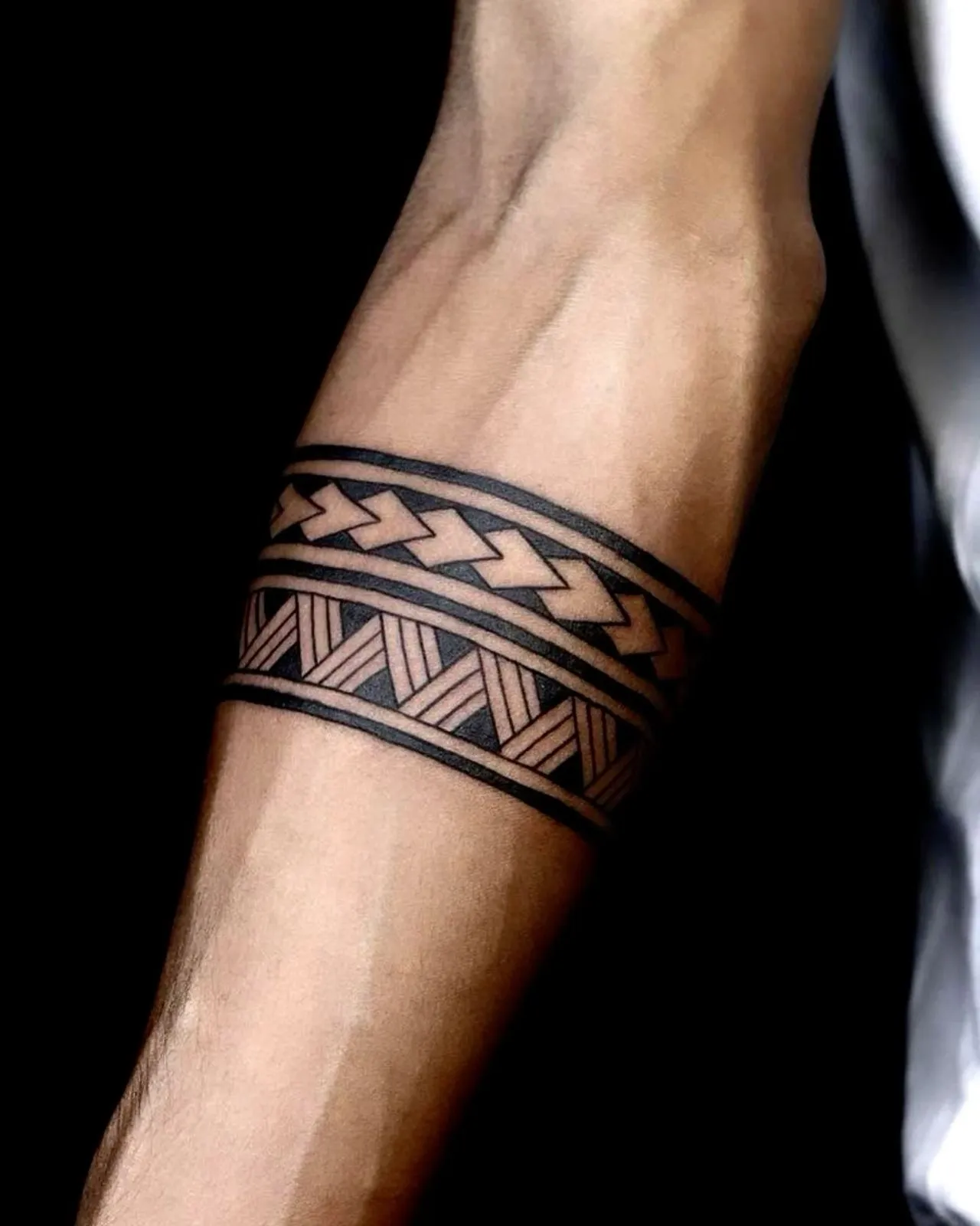 Band Armband Tattoo Design Stencil

