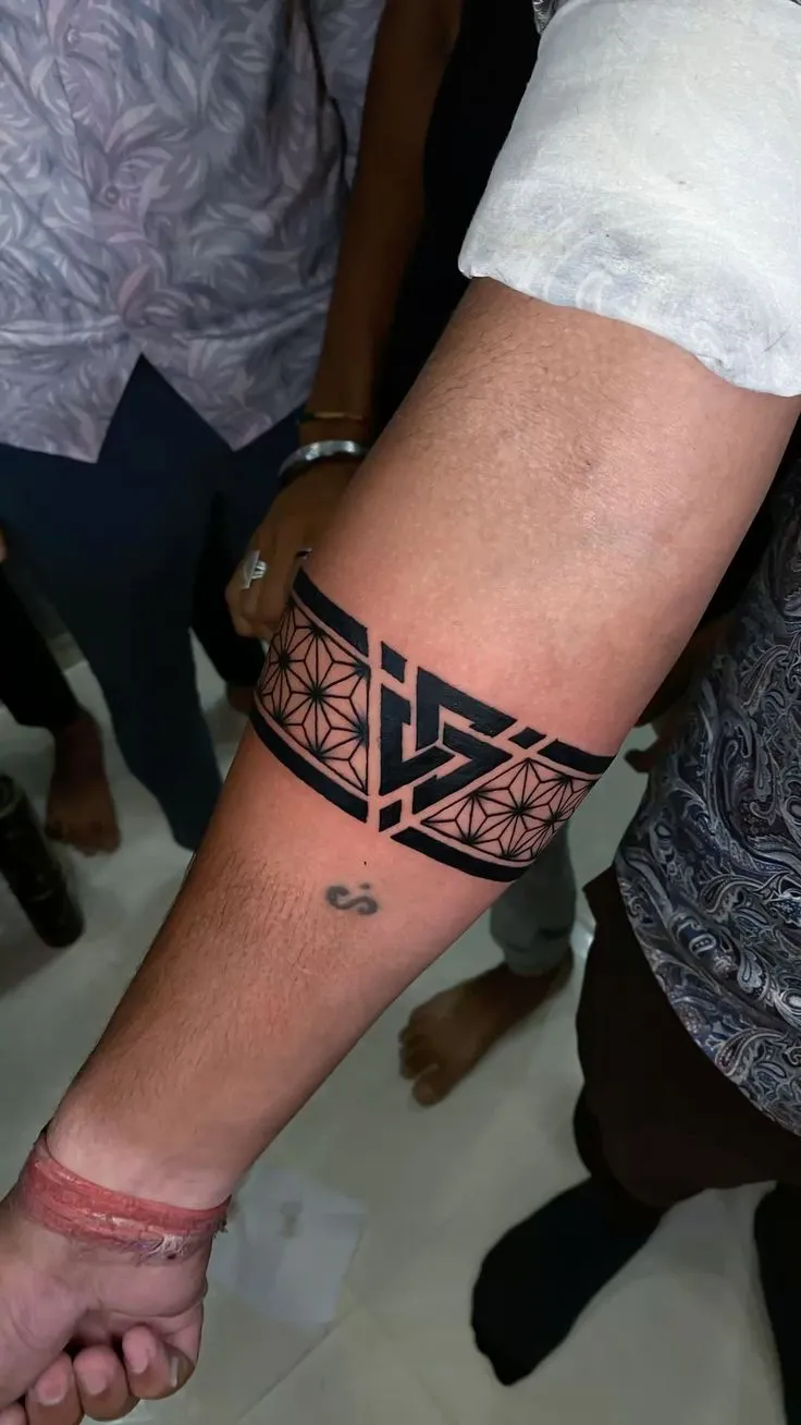 Armband Tattoo Design For Women
