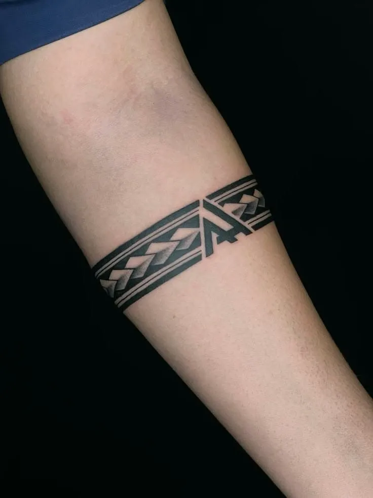 Flower Armband Tattoo Design Stencil
