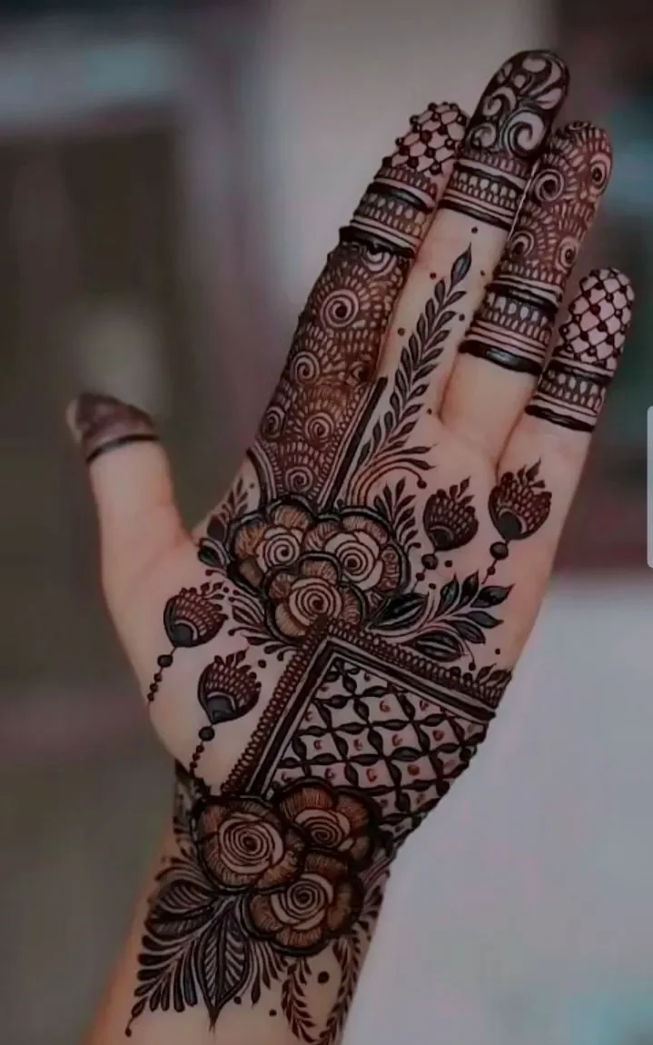 Khafif Mehndi Design Back Hand