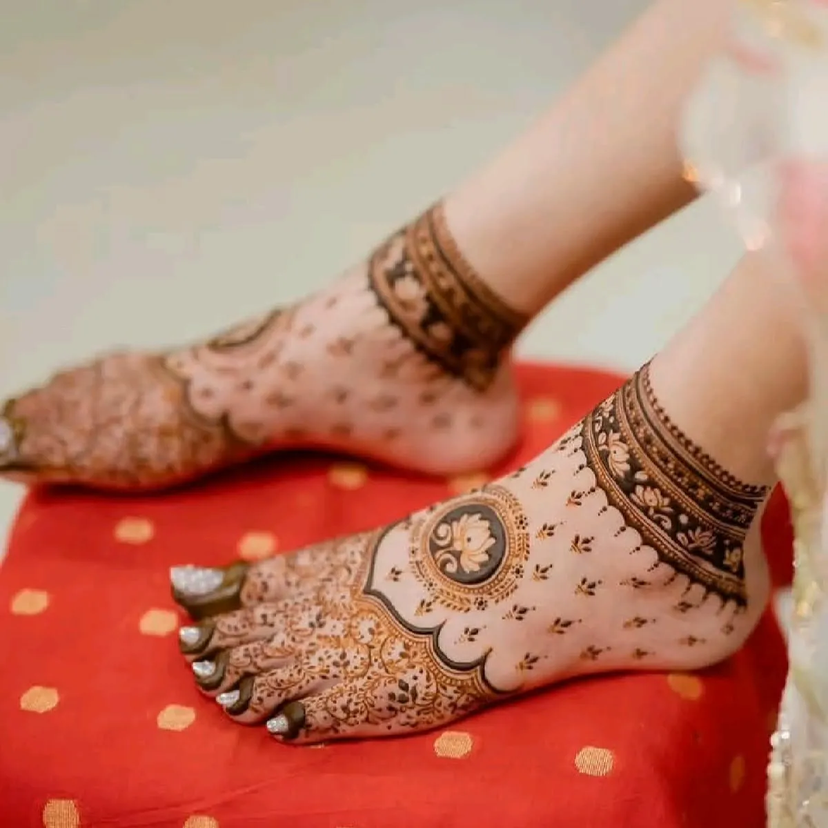 Stylish Foot Mehandi Design