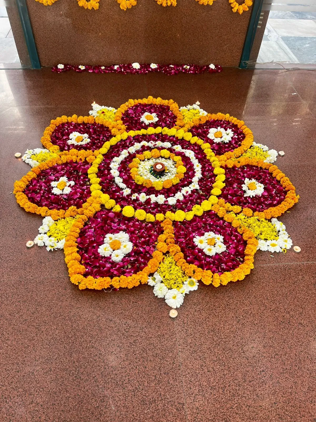 Flower Rangoli Design Simple (2)