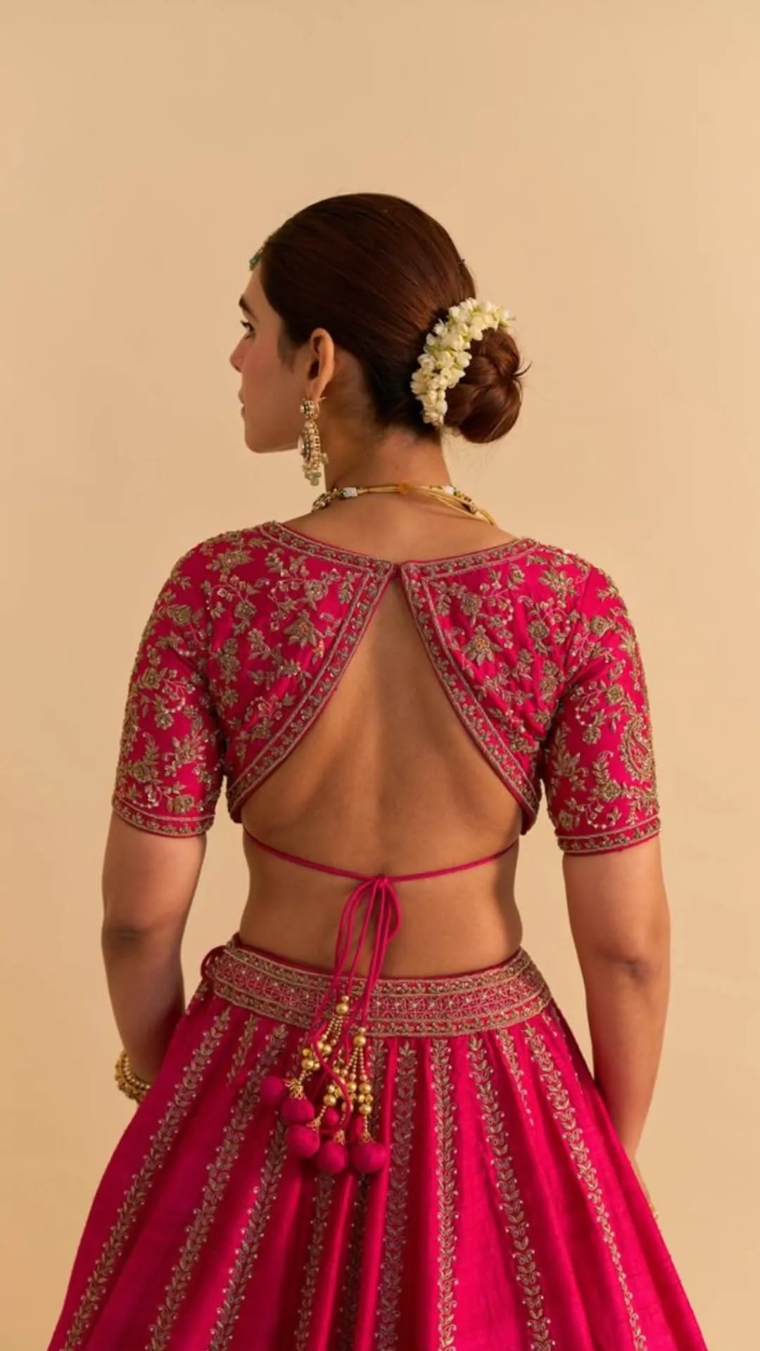 Backless Blouse Navratri Blouse Back Design (3)
