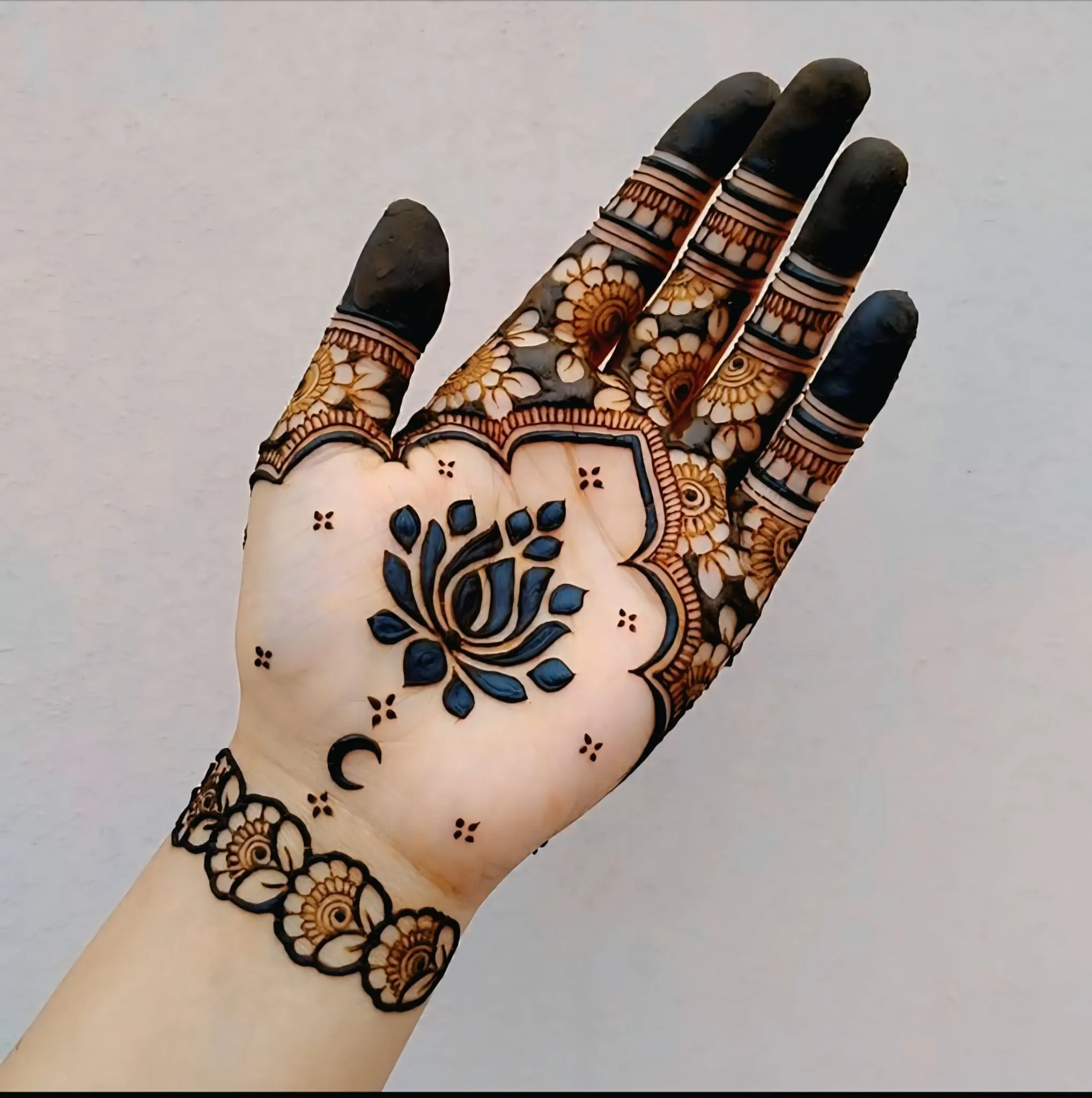 Easy Cute Aesthetic Henna Designs