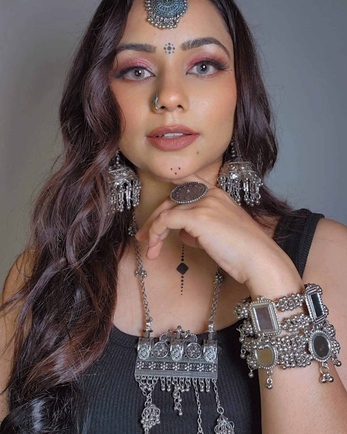 Easy Navratri Bindi Design