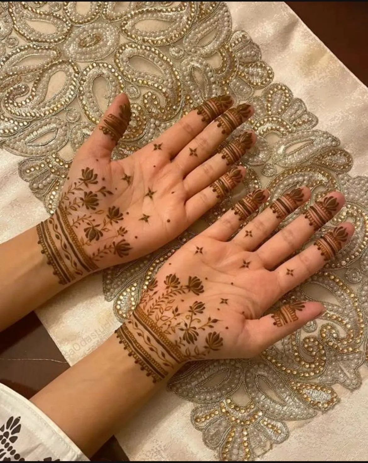 Flower Easy Small Minimalist Henna Designs (4)