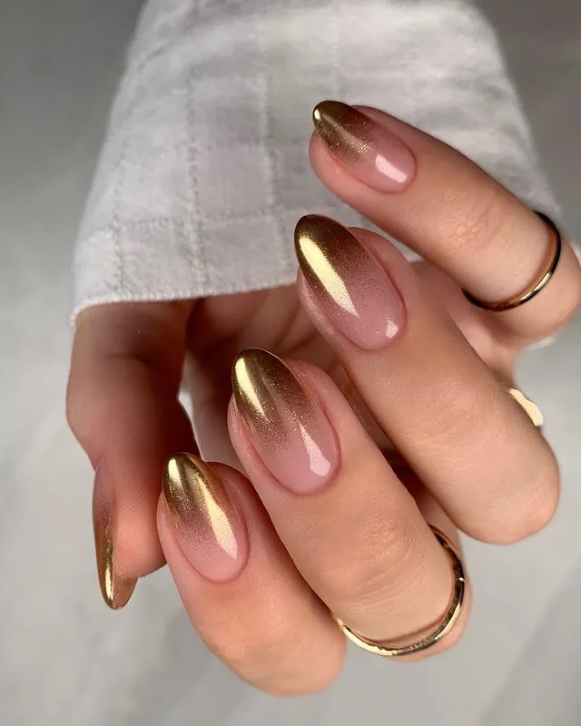 Isolated Chrome Nail Art (4)