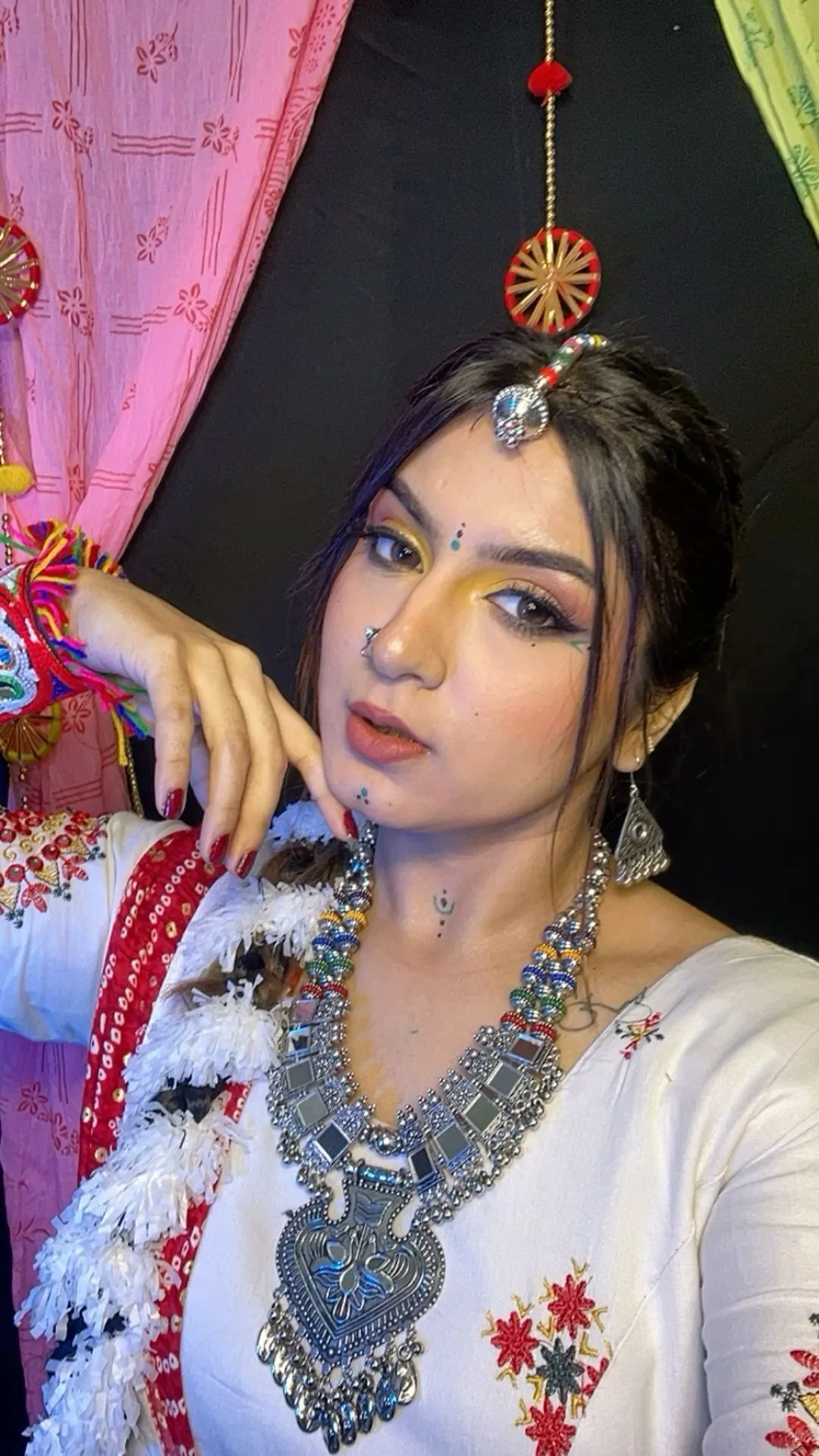Navratri Bindi Design Simple (2)