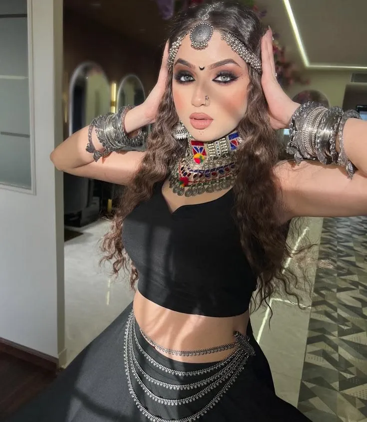 Simple Navratri Bindi Design (2)