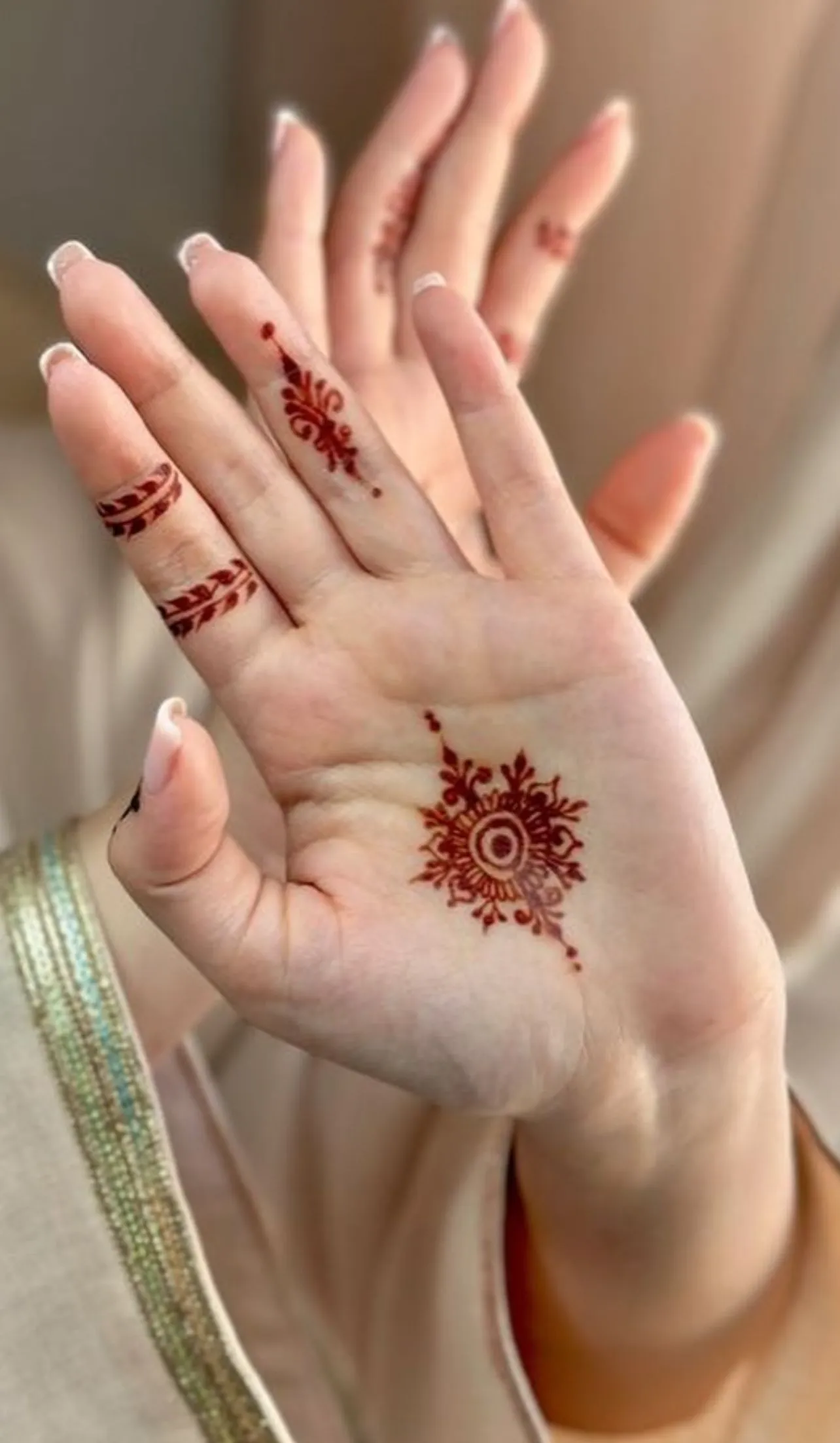 Small Minimalist Henna Designs Back Hand (2)